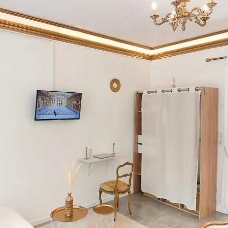 Lägenhet Le Petit Versailles - Face Gare - Wifi - Baignoire Sainte-Savine