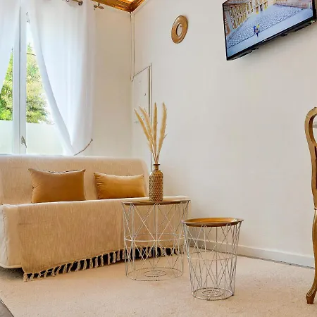 Le Petit Versailles - Face Gare - Wifi - Baignoire Lägenhet