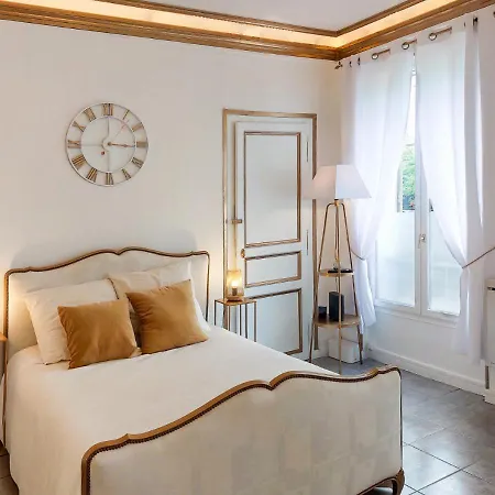 Le Petit Versailles - Face Gare - Wifi - Baignoire Lägenhet *