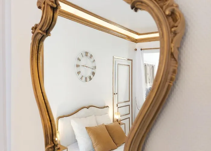 Le Petit Versailles - Face Gare - Wifi - Baignoire * Sainte-Savine