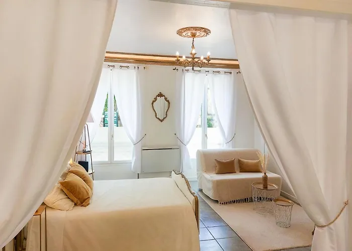 Appartement Le Petit Versailles - Face Gare - Wifi - Baignoire *