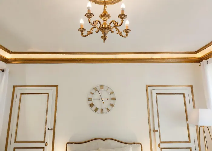 Le Petit Versailles - Face Gare - Wifi - Baignoire