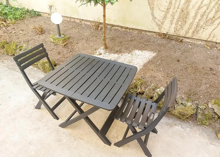 Le Petit Versailles - Face Gare - Wifi - Baignoire Appartement Sainte-Savine