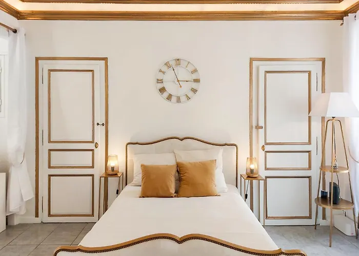 Le Petit Versailles - Face Gare - Wifi - Baignoire Appartement *