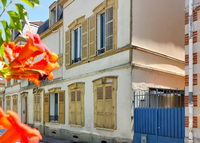 Le Petit Versailles - Face Gare - Wifi - Baignoire Appartement *